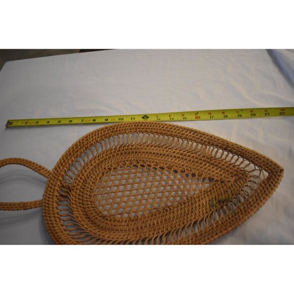 Vintage Tear Drop Whicker Tray  Basket with Handle - Picture 3 of 4